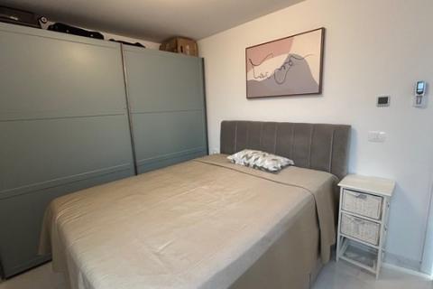 Stanovanje v Novigradu s stre&scaron;no teraso in pogledom na morje