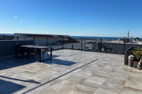 Stanovanje v Novigradu s stre&scaron;no teraso in pogledom na morje