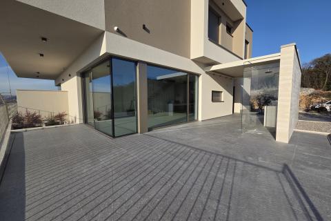 Flat/Appartement Rožići, Kostrena, 305m2