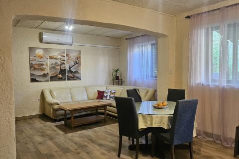 Hi&scaron;a Marčelji, Vi&scaron;kovo, 190m2