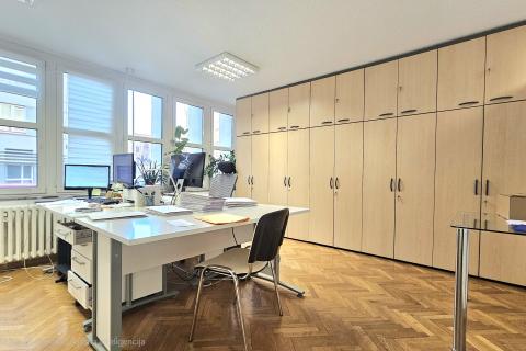 Bedrijfspand Črnomerec, 136m2