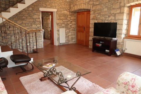 Labin, Istra - kamena kuća s bazenom i okućnicom od 2010m2