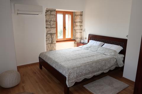 Labin, Istra - kamena kuća s bazenom i okućnicom od 2010m2