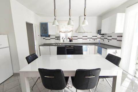 Flat/Appartement Novi Vinodolski, 120,58m2