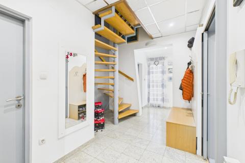 Flat/Appartement Police Piri&scaron;će, Ozalj, 78m2