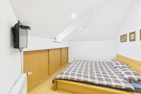 Flat/Appartement Police Piri&scaron;će, Ozalj, 78m2