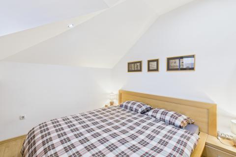 Flat/Appartement Police Piri&scaron;će, Ozalj, 78m2