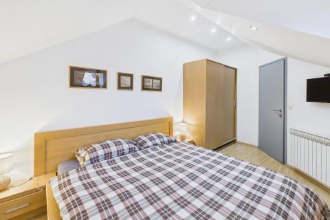 Flat/Appartement Police Piri&scaron;će, Ozalj, 78m2