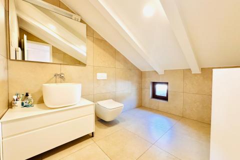 Huis Novi Vinodolski, 244m2