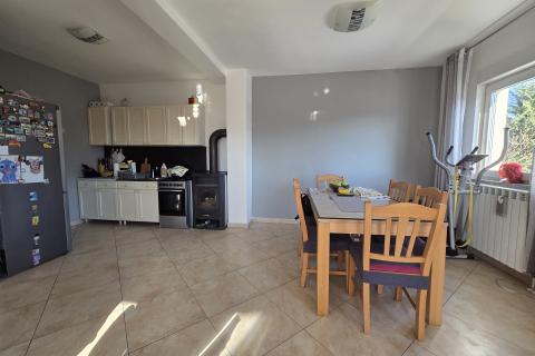 Flat/Appartement Dražice, Jelenje, 77m2