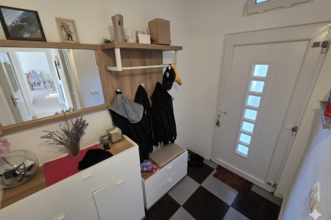 Flat/Appartement Dražice, Jelenje, 77m2