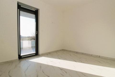 Dvosoban stan s terasom, pogled more - Novigrad