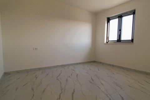 Dvosoban stan s terasom, pogled more - Novigrad