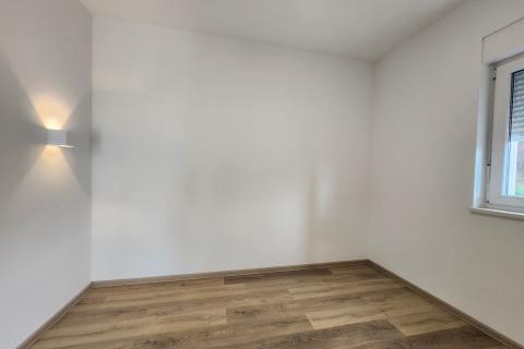 Flat/Appartement Sar&scaron;oni, Vi&scaron;kovo, 82,75m2