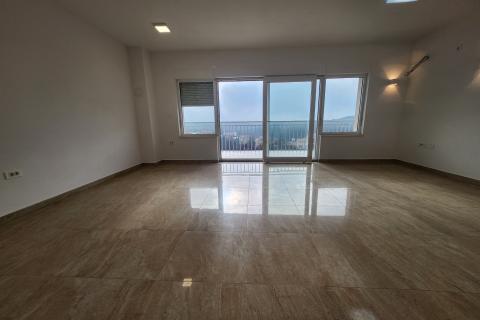 Flat/Appartement Sar&scaron;oni, Vi&scaron;kovo, 82,75m2