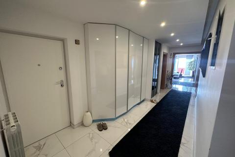 Crikvenica &ndash; ruim driekamerappartement voor gezinsleven