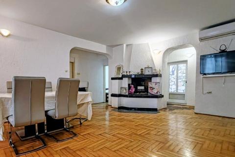 Huis Rastočine, Rijeka, 170m2