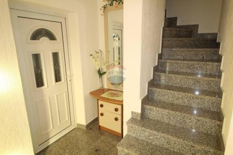 Huis Rastočine, Rijeka, 170m2