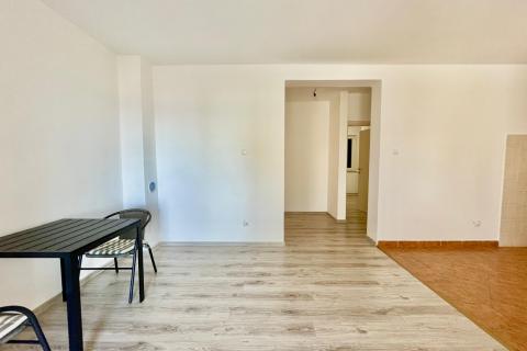 Crikvenica &ndash; gerenoveerd tweekamerappartement met tuin