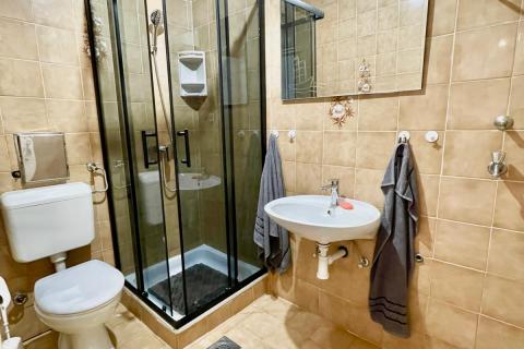 Crikvenica &ndash; gerenoveerd tweekamerappartement met tuin