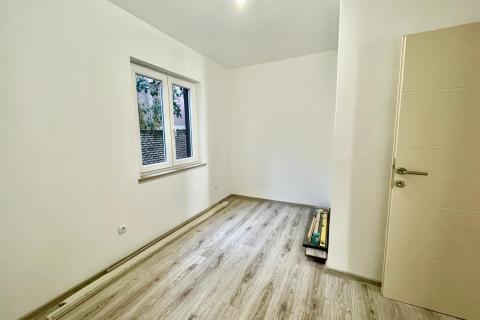 Crikvenica &ndash; gerenoveerd tweekamerappartement met tuin