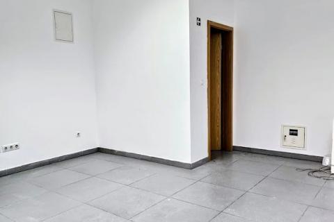 Bedrijfspand Rude&scaron;, Tre&scaron;njevka - Sjever, 38m2