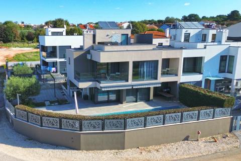 ISTRIA, POREČ - Luxurious modern house 500 m from the sea
