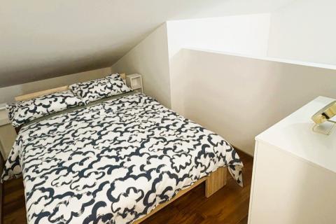 Истрия, Новиград, однокомнатная квартира с галереей, 200 м от моря