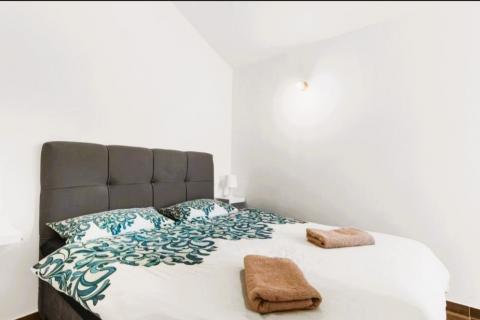 Appartamento con una camera da letto vicino al mare, Novigrad