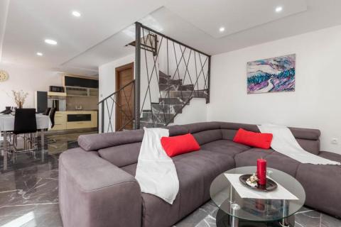 Rijeka, Jurdani, Unikatno imanje s 4 kamene kuće, 310m2