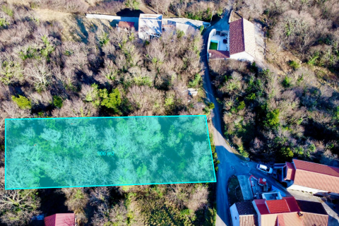 Crikvenica, Tribalj - ravno građevinsko zemlji&scaron;te od 900 m&sup2;