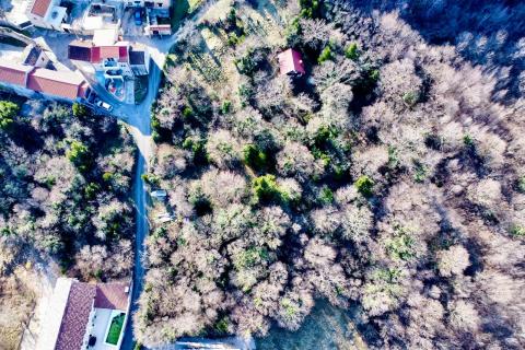 Crikvenica, Tribalj - ravno građevinsko zemlji&scaron;te od 900 m&sup2;