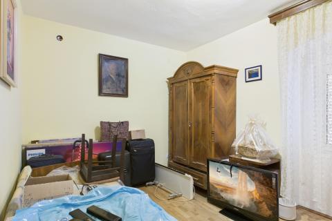 Crikvenica, Selce - kuća sa poslovnim prostorom 1. red uz more