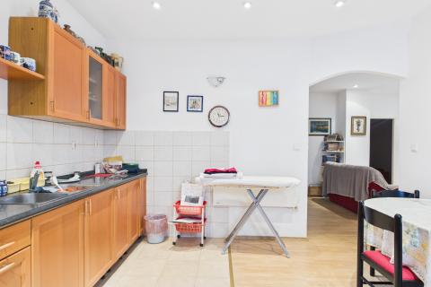 Crikvenica, Selce - kuća sa poslovnim prostorom 1. red uz more