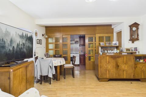 Crikvenica, Selce - kuća sa poslovnim prostorom 1. red uz more