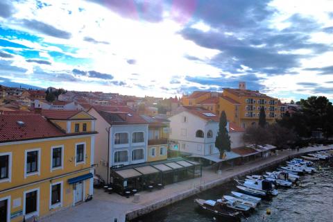 Crikvenica, Selce - kuća sa poslovnim prostorom 1. red uz more