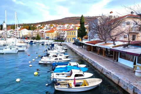 Crikvenica, Selce - kuća sa poslovnim prostorom 1. red uz more