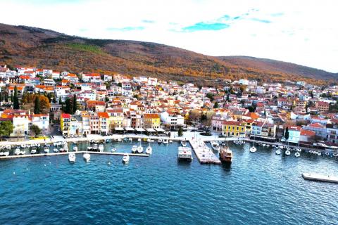 Crikvenica, Selce - kuća sa poslovnim prostorom 1. red uz more