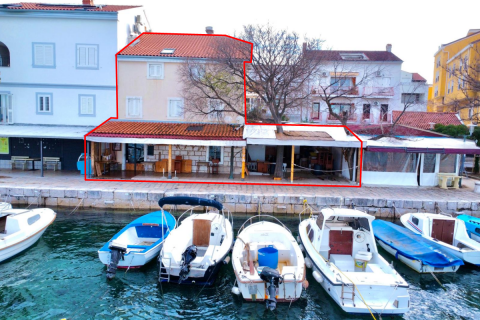 Crikvenica, Selce - kuća sa poslovnim prostorom 1. red uz more
