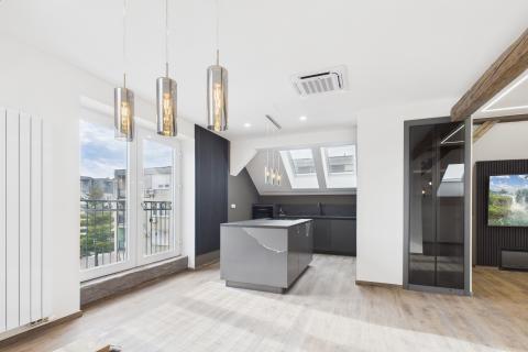 Karlovac, Rakovac - trosoban renoviran stan 135 m2