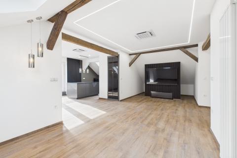 Karlovac, Rakovac - trosoban renoviran stan 135 m2