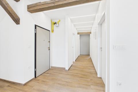 Karlovac, Rakovac - trosoban renoviran stan 135 m2