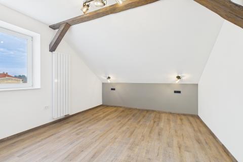 Karlovac, Rakovac - trosoban renoviran stan 135 m2