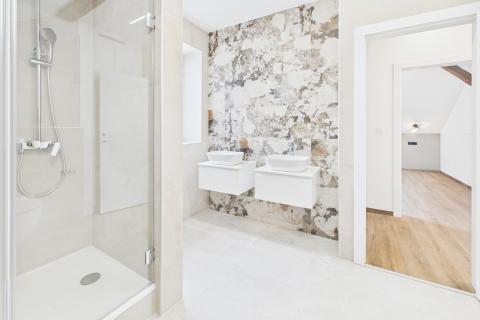 Karlovac, Rakovac - trosoban renoviran stan 135 m2