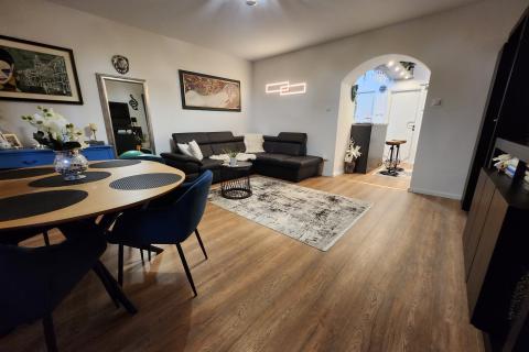 Rijeka, Banderovo - novo, namje&scaron;ten stan, 60m2