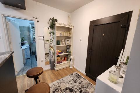 Rijeka, Banderovo - novo, namje&scaron;ten stan, 60m2