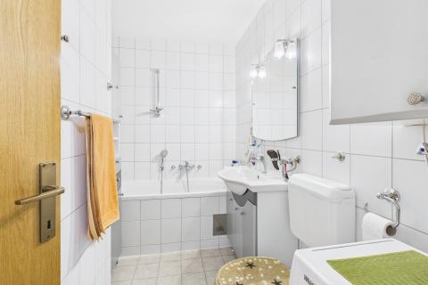 ZAGREB, &Scaron;pansko-četverosoban stan 70m2 u zgradi s liftom 