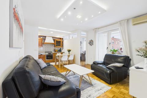 ZAGREB, &Scaron;pansko-četverosoban stan 70m2 u zgradi s liftom 