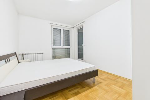 Zagreb, Stenjevec - četverosoban stan, lift, garaža