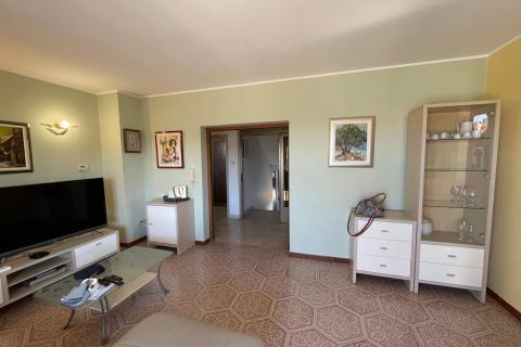 Krk,izuzetna samostojeća kuća s pogledom na more i bazenom